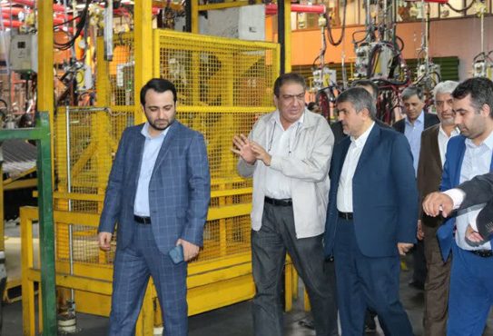 بازدید مدیرعامل بانک صادرات از دو شرکت خودروساز در کرمان