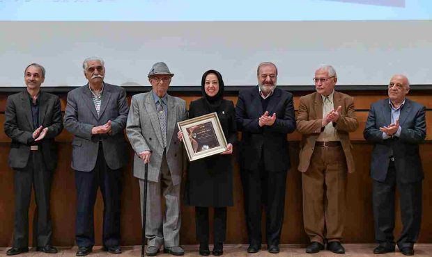 روابط‌عمومی بانک پاسارگاد جوایز هفدهمین جشنواره ملی انتشارات روابط‌عمومی را دریافت کرد