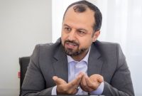 وزیر اقتصاد امضای طلایی خود را حذف کرد