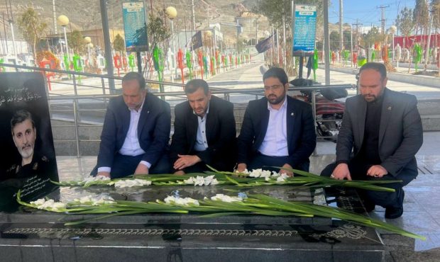 حضور مدیرعامل صندوق تامین خسارت‌های بدنی در گلزار شهدای زاهدان