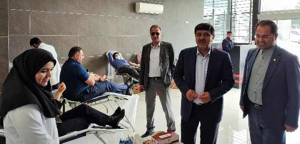 کارکنان بانک پارسیان با اهدای خون، جلوه‌هایی از نوع‌دوستی را به نمایش گذاشتند
