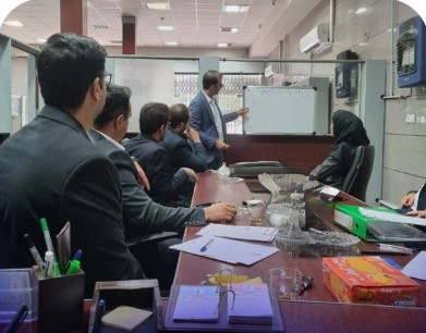 اولین جلسه آموزشی حقوقی در شعبه استان لرستان صندوق تامین برگزار شد