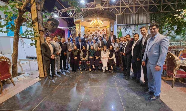 جلسه هماندیشی مدیران ستادی با مدیران ارشد شبکه فروش بیمه زندگی خاورمیانه جلسه هماندیشی مدیران ستادی با مدیران ارشد شبکه فروش بیمه زندگی خاورمیانه