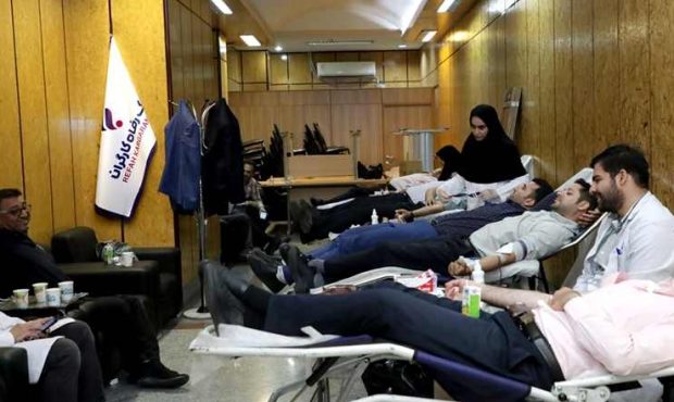 مشارکت گسترده کارکنان بانک رفاه کارگران در امر اهدای خون