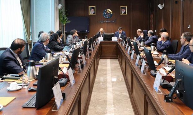 تاکید معاون وزیر اقتصاد بر تداوم حمایت های اگزیم بانک ایران از صادرات کشور تاکید معاون وزیر اقتصاد بر تداوم حمایت های اگزیم بانک ایران از صادرات کشور