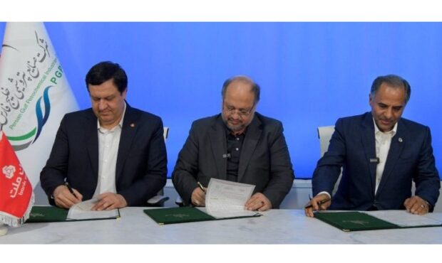 انعقاد تفاهمنامه تأمین مالی احداث ۵ هزار مگاوات نیروگاه بین هلدینگ خلیج فارس و بانک های ملت و تجارت انعقاد تفاهمنامه تأمین مالی احداث ۵ هزار مگاوات نیروگاه بین هلدینگ خلیج فارس و بانک های ملت و تجارت