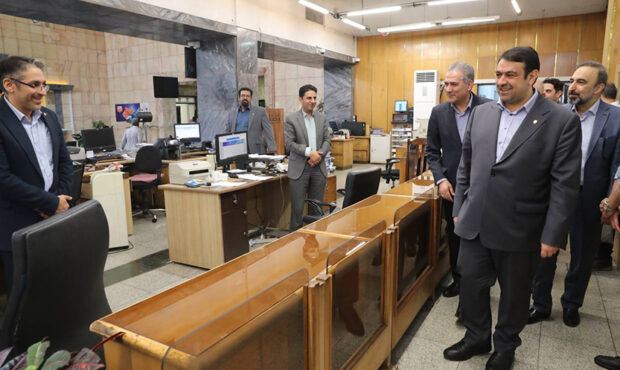 بازدید مدیرعامل بانک ملی ایران از شرکت داده ورزی سداد و شعبه مرکزی بازدید مدیرعامل بانک ملی ایران از شرکت داده ورزی سداد و شعبه مرکزی
