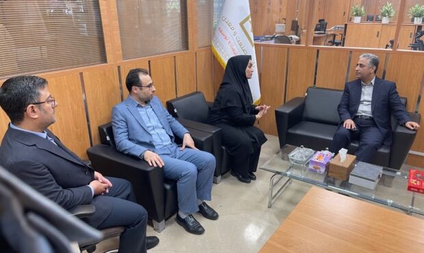 بازدید مدیرعامل بانک صنعت و معدن از شعبه بورس کالای ایران بازدید مدیرعامل بانک صنعت و معدن از شعبه بورس کالای ایران
