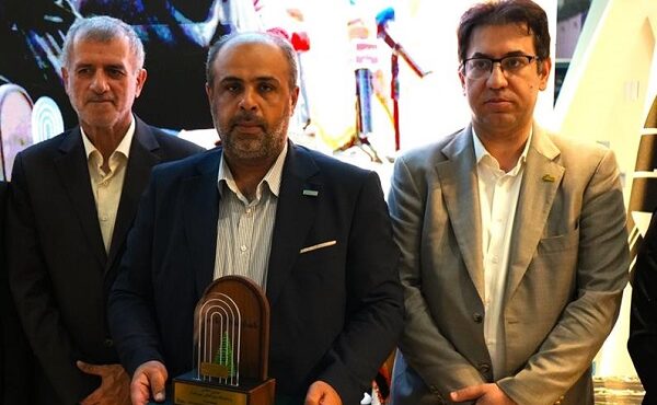 بیمه‌ دی غرفه برتر سومین نمایشگاه بین‌المللی شهر پایدار کیش شد