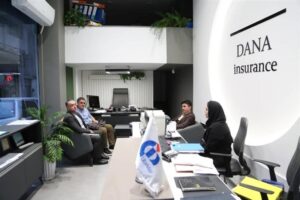 بازدید رئیس کل بیمه مرکزی از دفاتر نمایندگی چند شرکت‌ بیمه