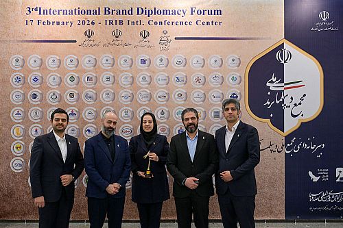 دریافت دوباره تندیس سفیر اقتصاد توسط بانک پاسارگاد در مجمع ملی دیپلماسی برند