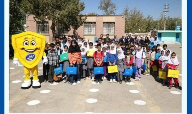 بیمه معلم آغاز سال تحصیلی در البرز را با توزیع بسته های آموزشی همراهی کرد بیمه معلم آغاز سال تحصیلی در البرز را با توزیع بسته های آموزشی همراهی کرد
