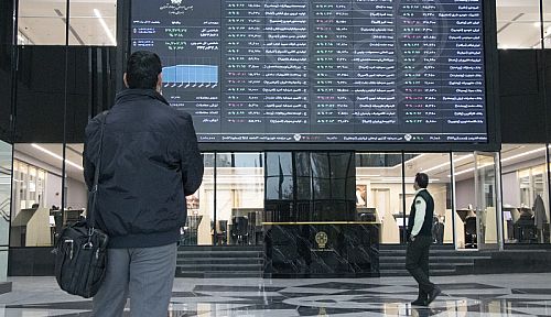 بورس تهران با ورود نقدینگی حقیقی از مسیر نزولی فاصله گرفت